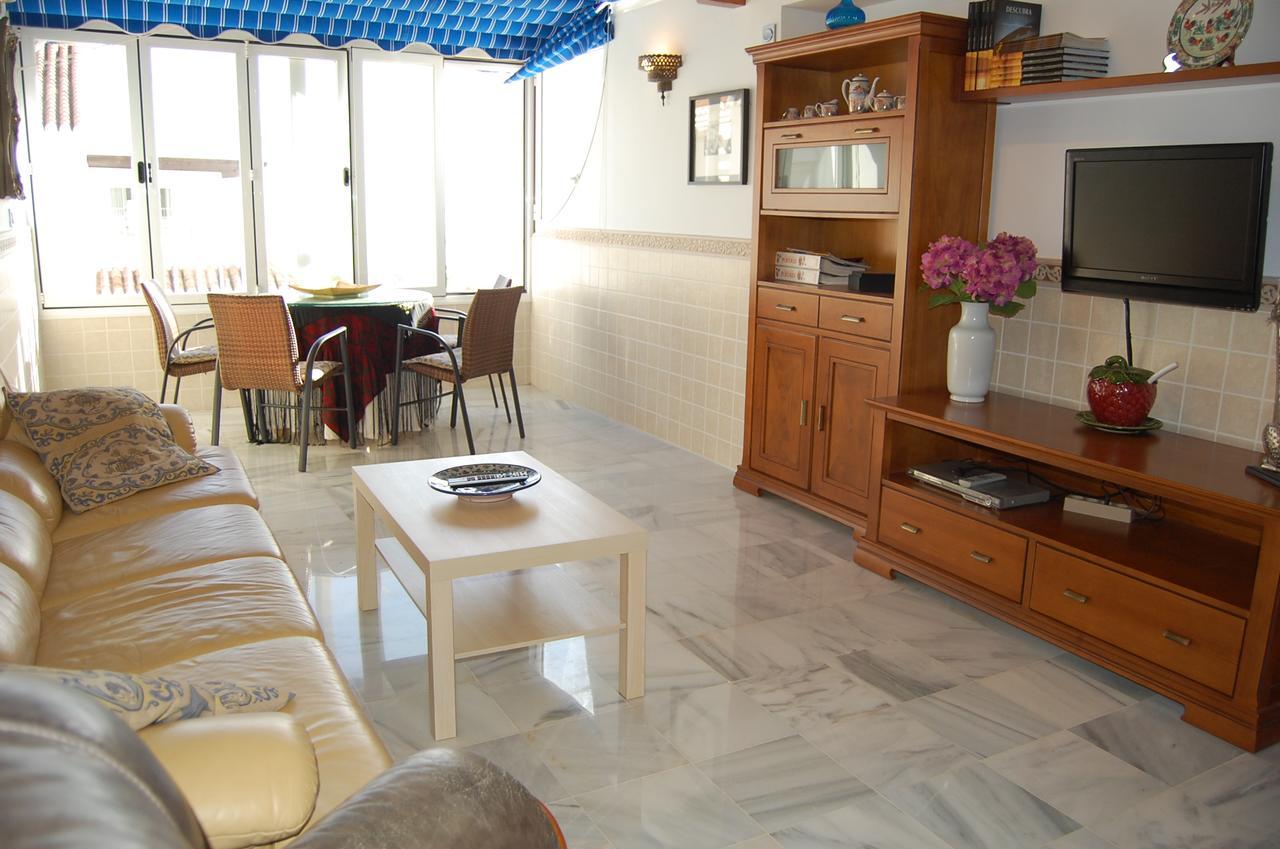 Apartment Fuentes De Nerja Bagian luar foto