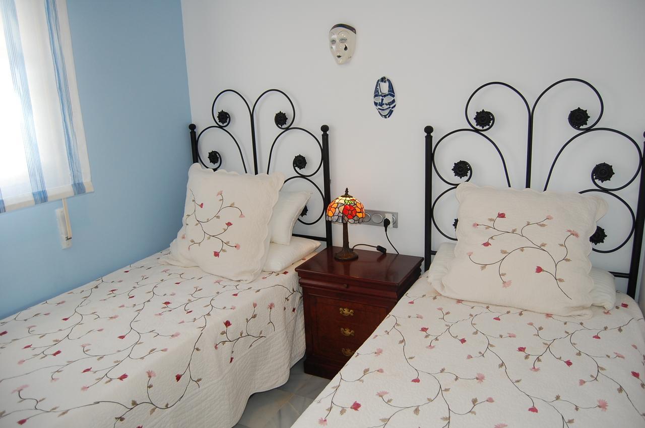 Apartment Fuentes De Nerja Bagian luar foto